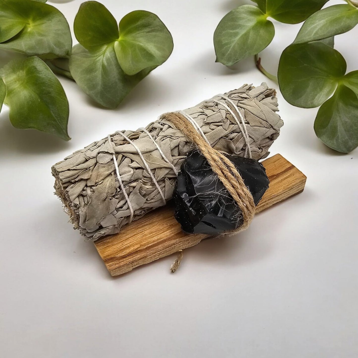 Salvia Blanca, Palito de Palo Santo y Piedra Cristal Natural