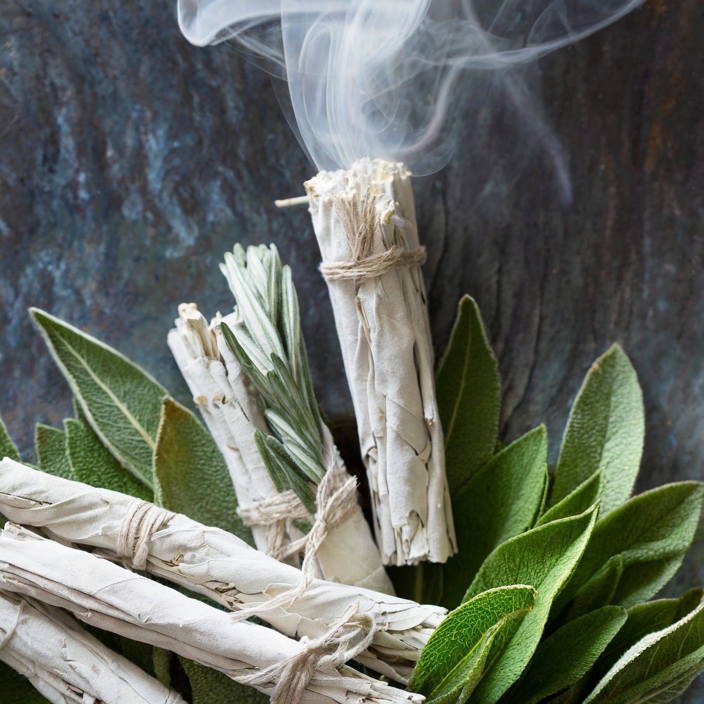 Salvia Blanca, Palito de Palo Santo y Piedra Cristal Natural